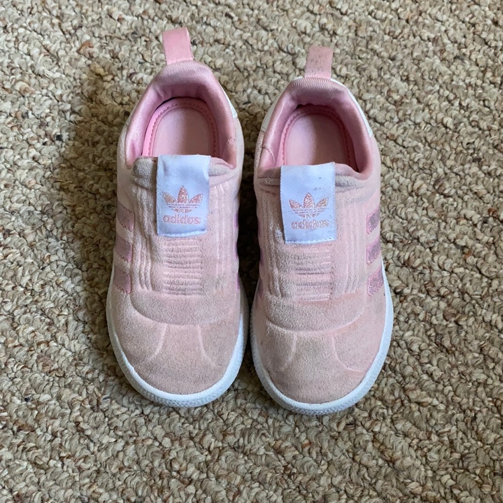 ADIDAS toddler sneaker 7.5